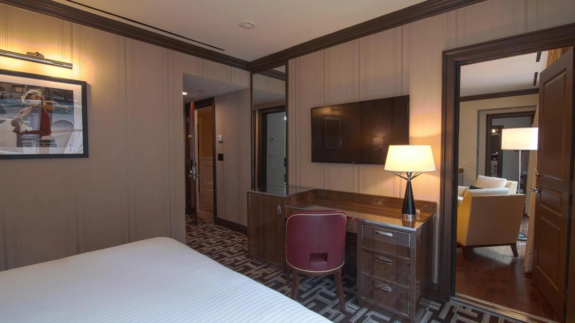 Iroquois New York Times Square Hotel