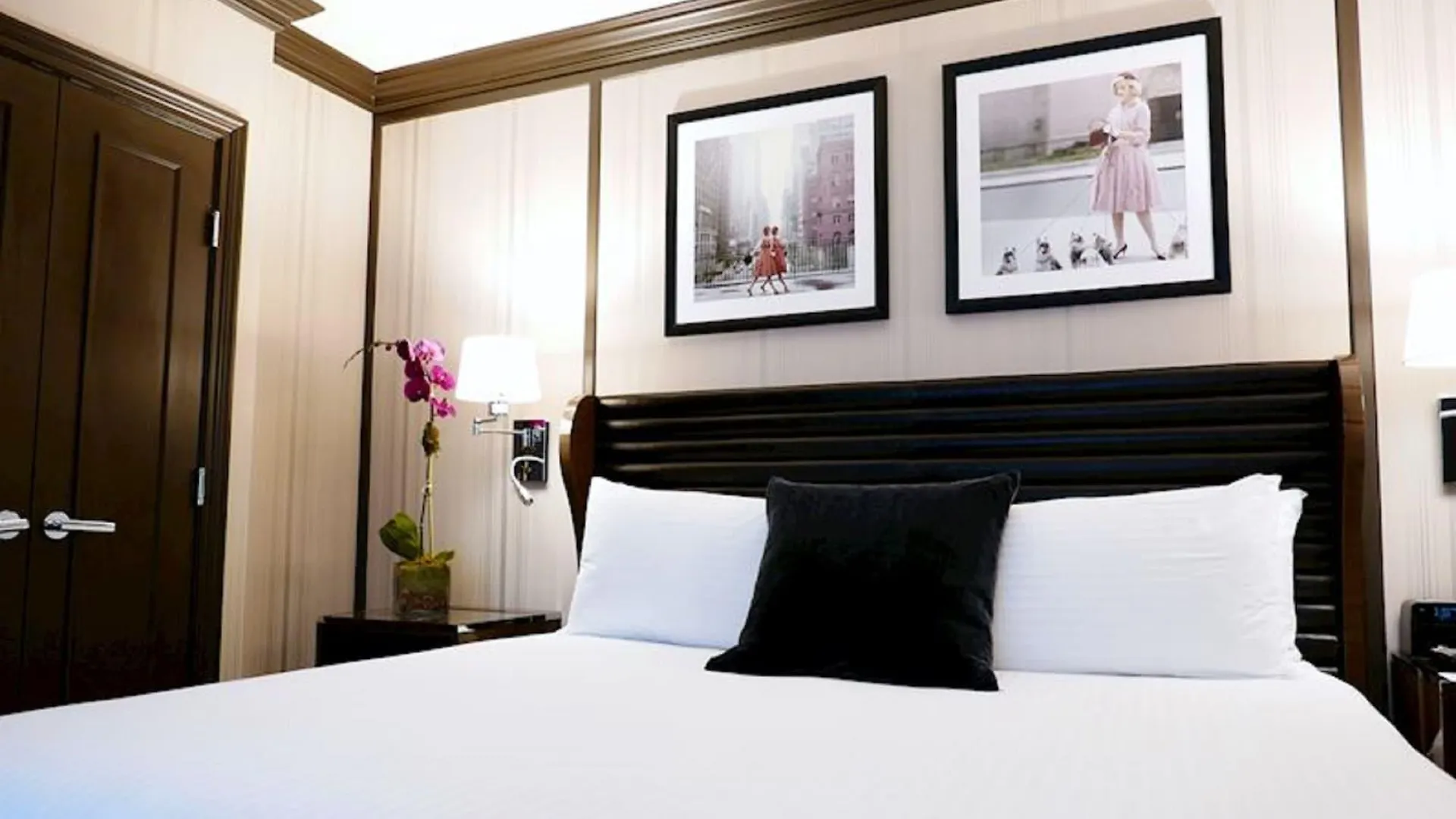 Iroquois New York Times Square Hotel