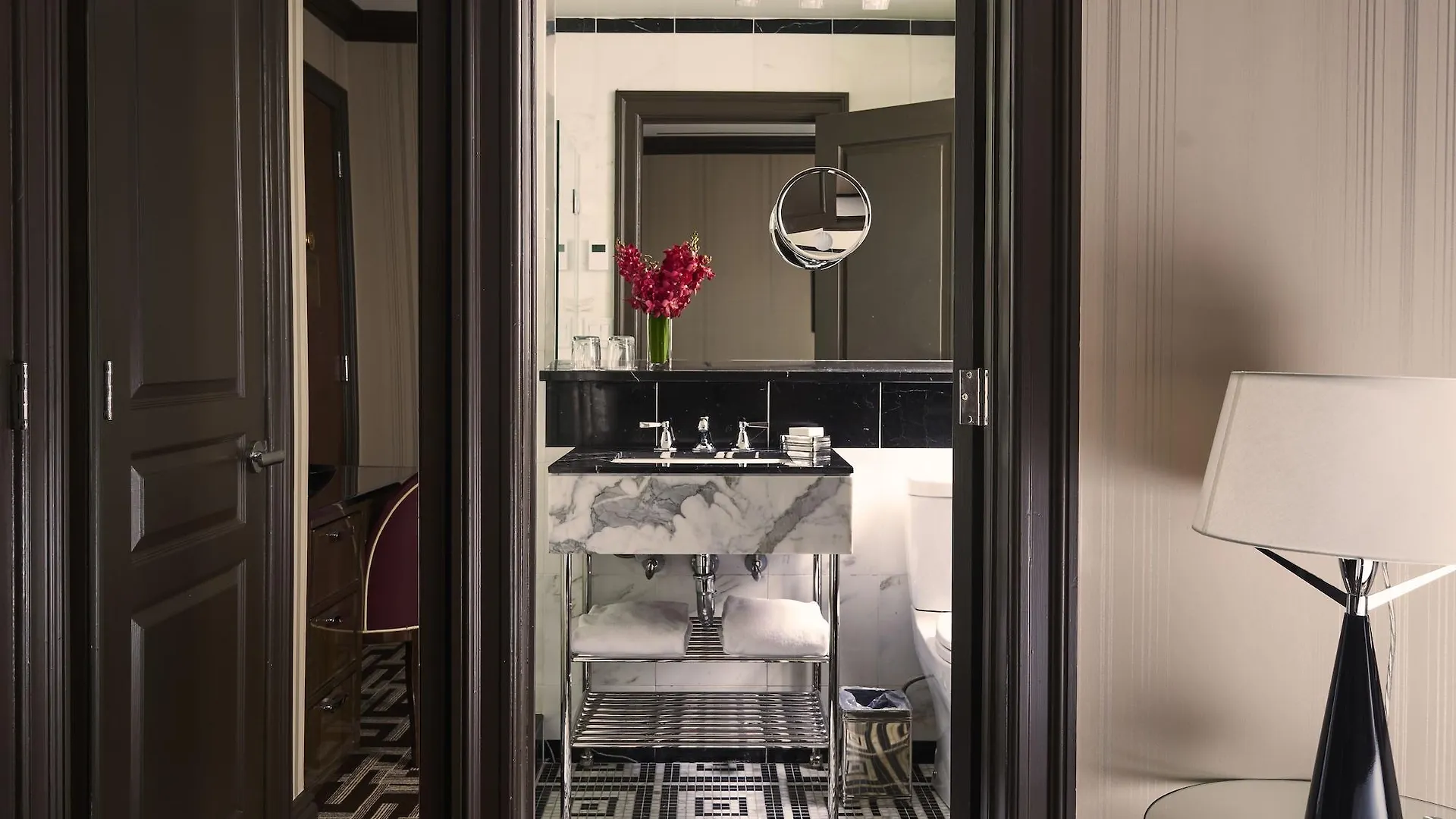 Iroquois New York Times Square Hotel United States
