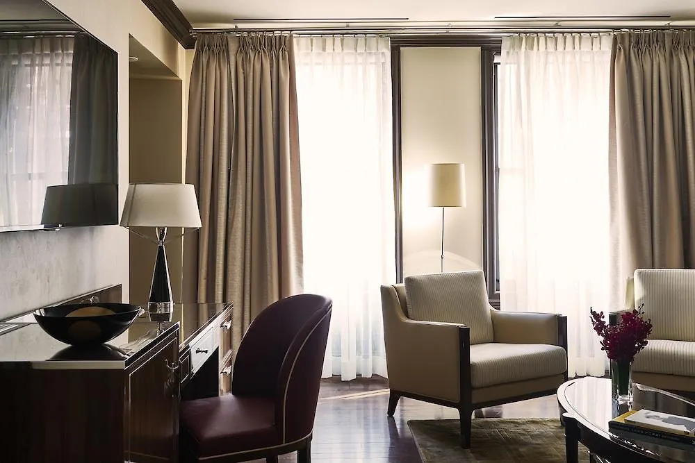 Iroquois New York Times Square Hotel