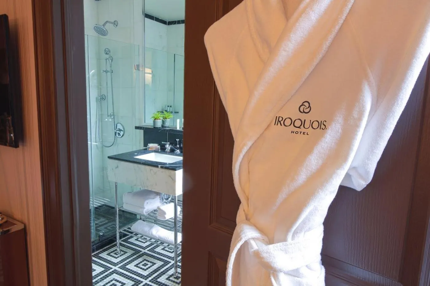 Iroquois New York Times Square Hotel