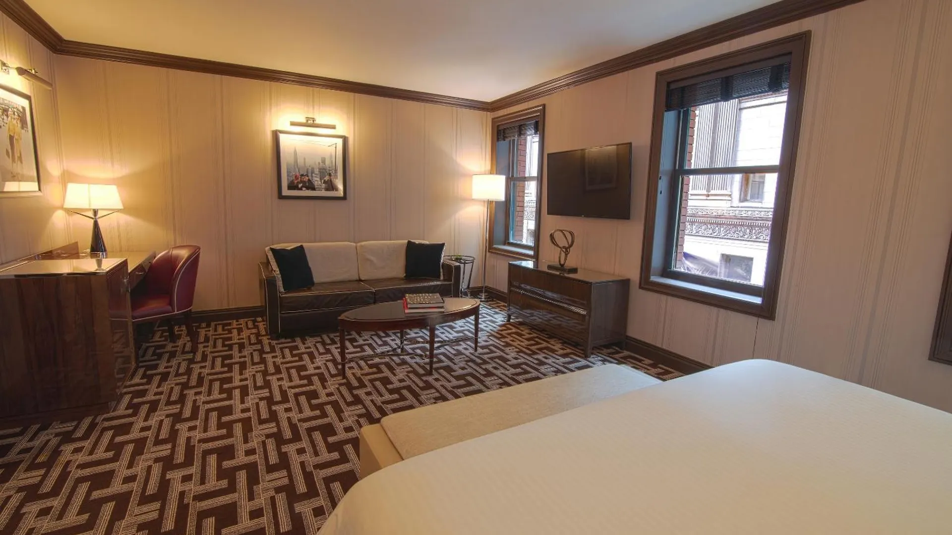 Iroquois New York Times Square Hotel