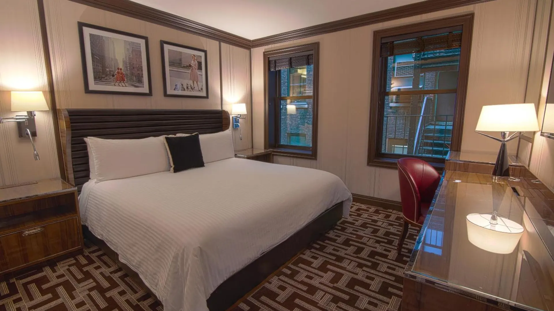 Iroquois New York Times Square Hotel