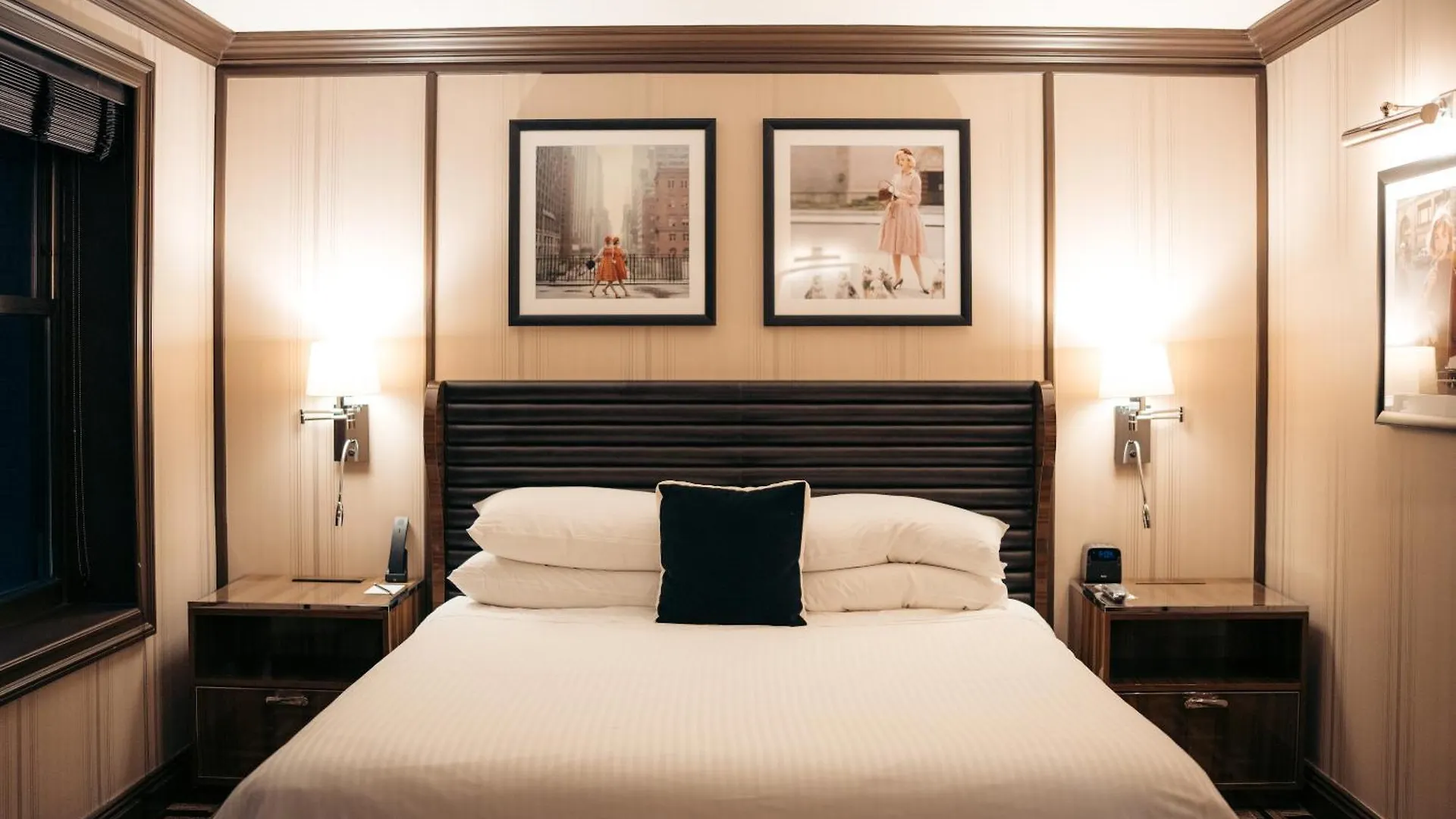 Iroquois New York Times Square Hotel 5*,