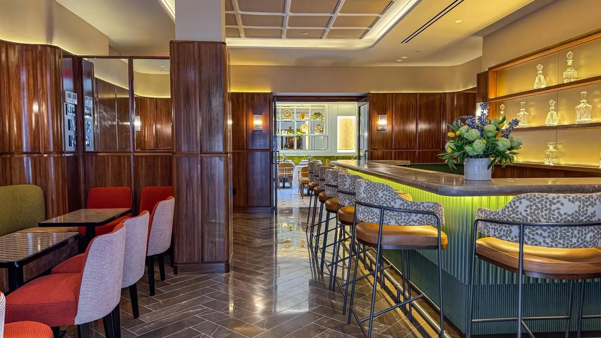 Iroquois New York Times Square Hotel