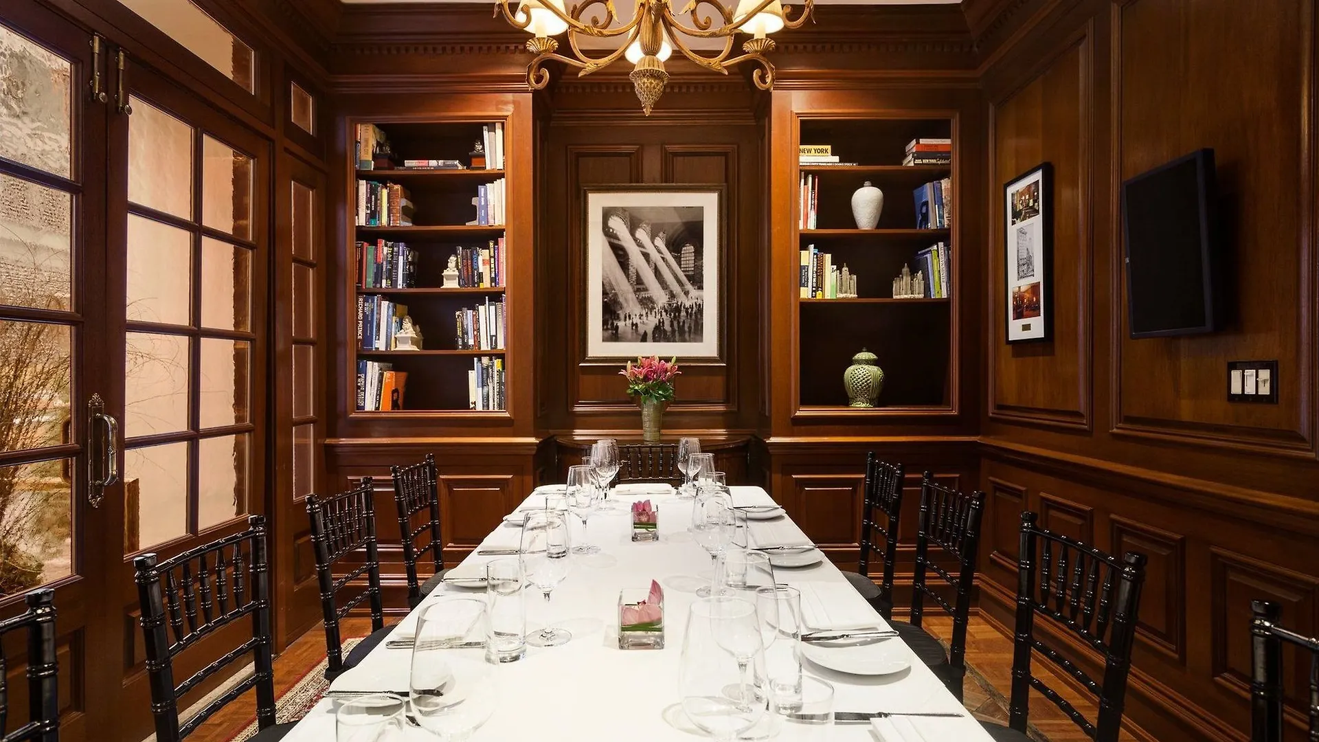 Iroquois New York Times Square Hotel
